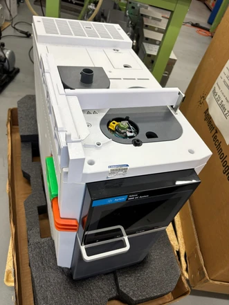 Agilent Intuvo 9000 GC System, S/SL Inlet, FID, AUX, G3950A (Refurbished)