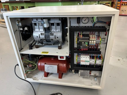 Peak Scientific Genius nitrogen generator, NM32LA (Tested)