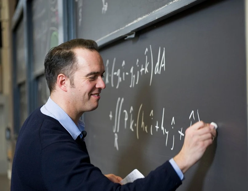 MIT: MIT’s low ratio of student-to-faculty and instructional staff promotes intensive teaching.