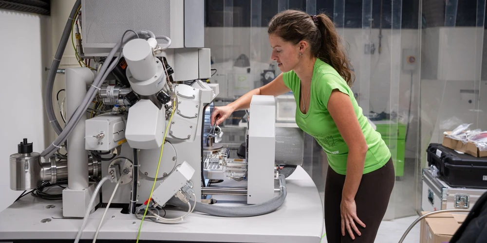 <p><strong>CEITEC: </strong>More Sustainable Science Starts in the Lab: Seven CEITEC MUNI Facilities Receive International Certification&nbsp;</p>