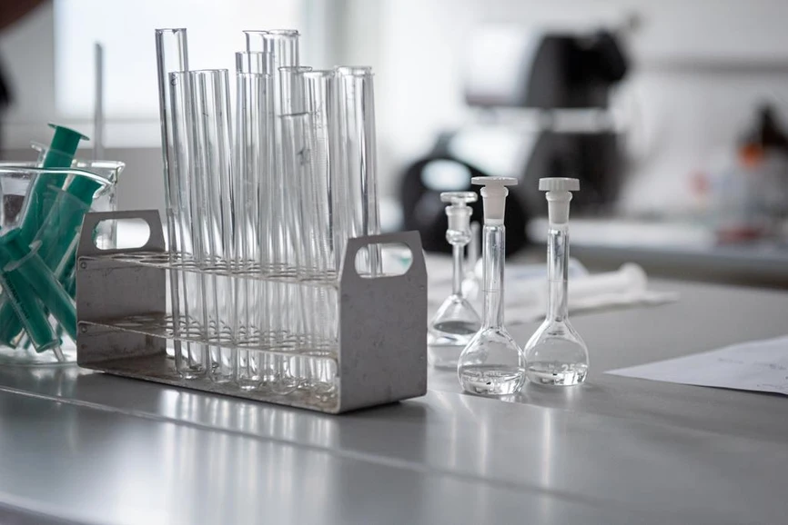 Noc vědců: Prohlídka NMR a laboratoře separačních technik