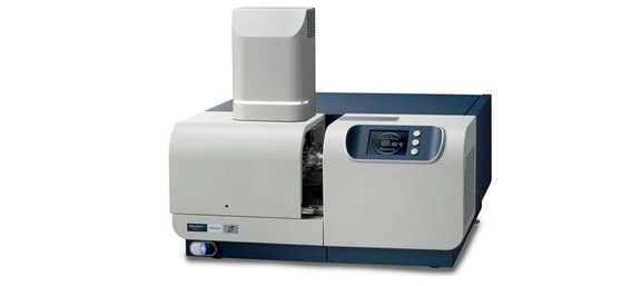 Hitachi Nexta STA300 kombinovaný DSC a TGA analyzátor