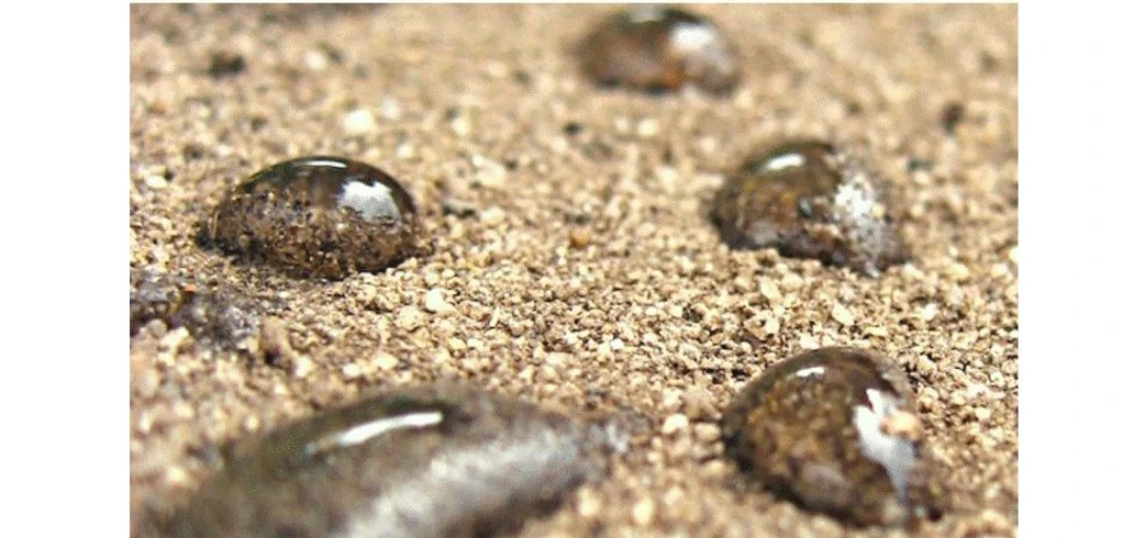 LECO: Přístroj C832: Stanovení celkového organického uhlíku v půdě, horninách a břidlicích kyselou úpravou a spalováním: Hydrofobní materiály odpuzují vodné roztoky.