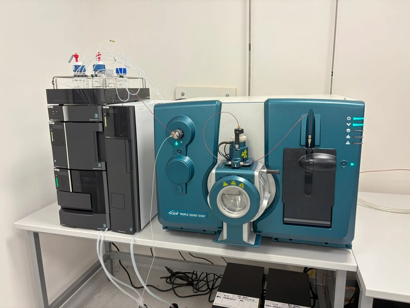 SPADIA LAB: LC-MS-MS systém pro měření mastných kyselin na oddělení chromatografie a spektrometrie SPADIA LAB