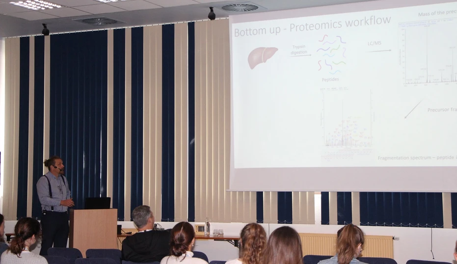 SSJMM: Plánování, analýza a hodnocení komplexního proteomického experimentu (Karel Harant)