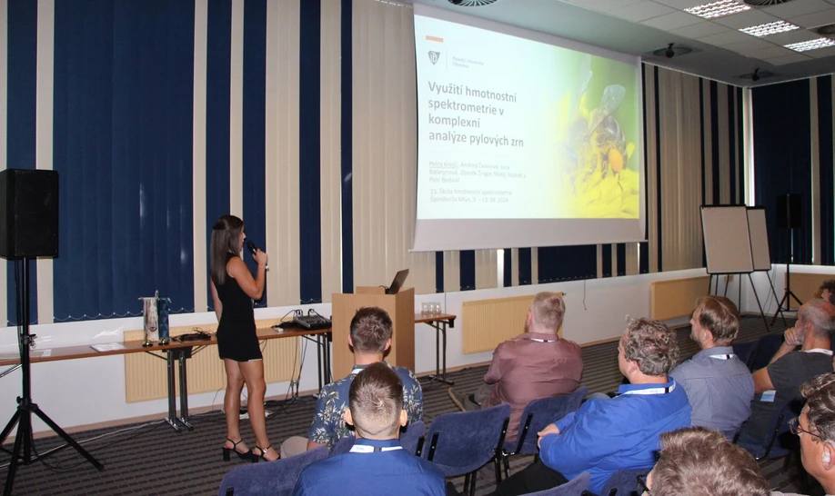 SSJMM: Využití hmotnostní spektrometrie v komplexní analýze pylových zrn (Petra Krejčí)