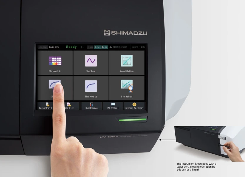 Shimadzu: Ovládací panel spektrofotometru Shimadzu UV-1900i