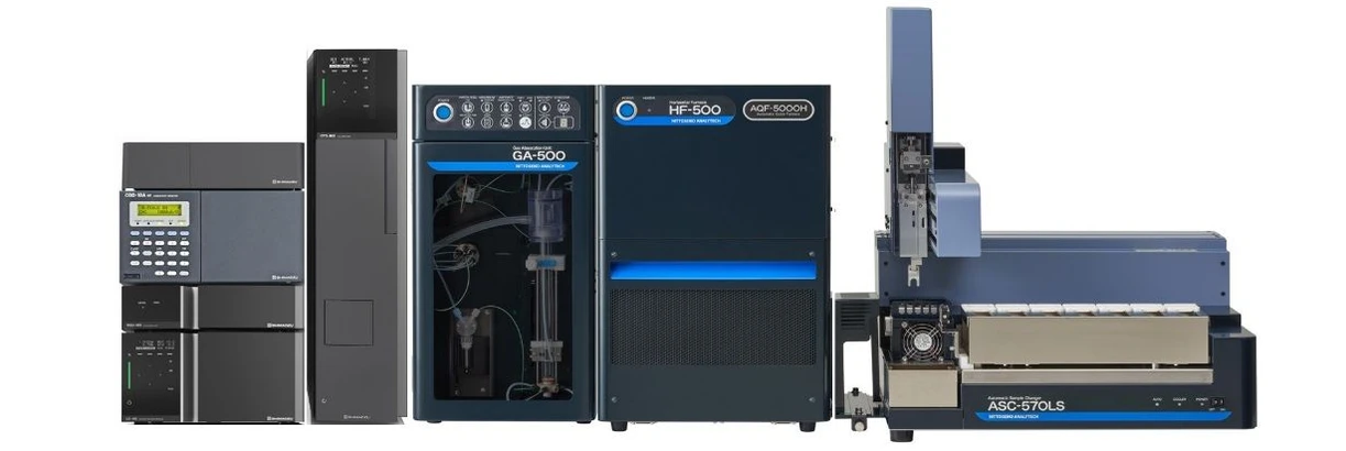 Shimadzu: Spalovací iontový chromatograf AQF-5000H s automatickým spalováním vzorků od společnosti Nittoseiko Analytec Corporation (vpravo) a iontový chromatograf HIC-ESP s elektrodialýzou od společnosti Shimadzu Corporation (vlevo)