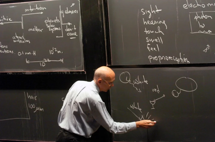 The Harvard Gazette / File photo by Stephanie Mitchell / Harvard Staff Photographer: Lecturing at Harvard in 2005.