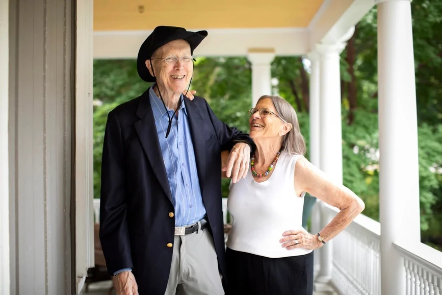 The Harvard Gazette / Stephanie Mitchell / Harvard Staff Photographer: With wife Barbara at home.