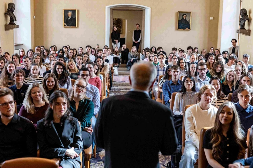 UK Forum/Hynek Glos: Děkan z Harvardu vzkazuje: Zaměřte se na excelenci