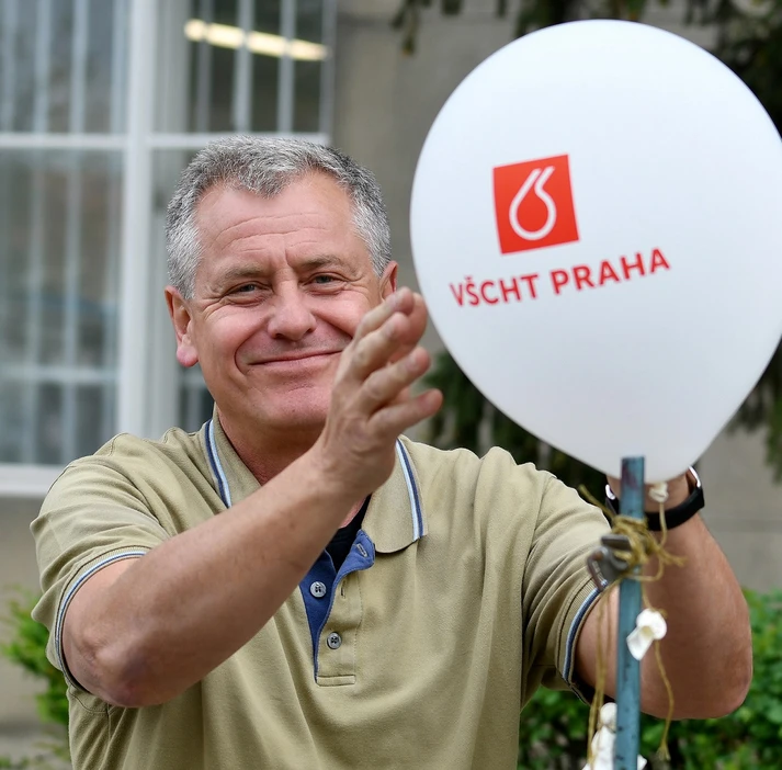 ÚOCHB/Michal Hoskovec/Tomáš Belloň: Profesor Fusek na akci Cross Campus