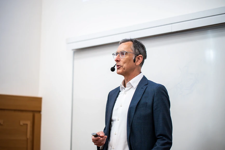 <p><strong>IOCB Prague/Tomáš Belloň: </strong>From daily pills to one injection a year. HIV prevention pioneers visit IOCB Prague - Dr. Tomáš Cihlář, Gilead Sciences</p>