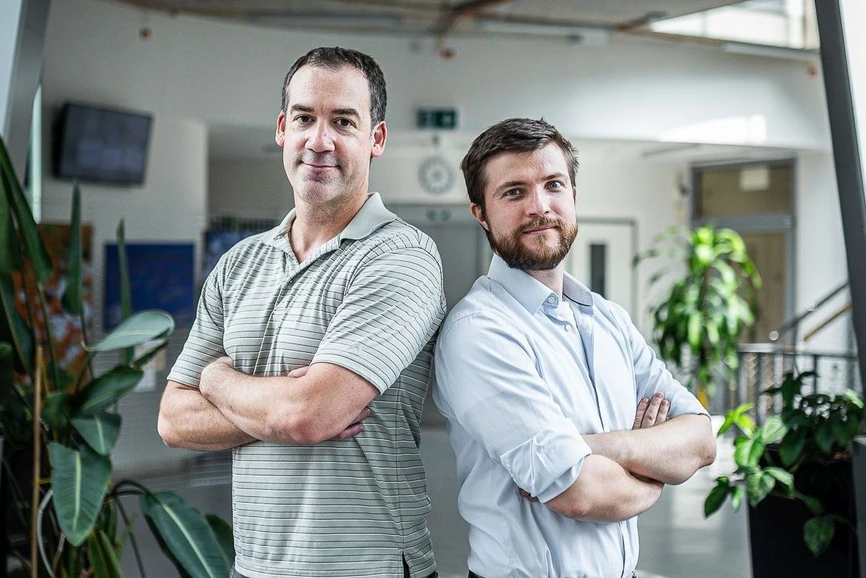 IOCB Prague / Tomáš Belloň: Dr. Edward A. Curtis, head of the Functional Potential of Nucleic Acids research group (left), and Martin Volek, PhD student in Edward Curtis Group, IOCB Prague.