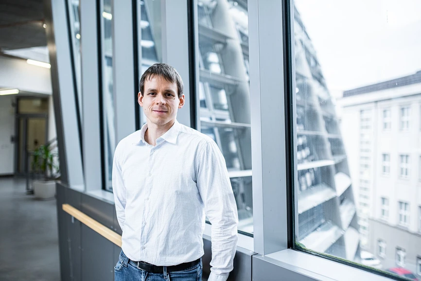 <p><strong>IOCB Prague/Tomáš Belloň:</strong> Robin Kryštůfek, PhD student in Jan Konvalinka Group 'Proteases of Human Pathogens' at IOCB Prague</p>