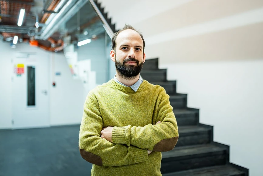 ÚOCHB/Tomáš Belloň: Dr. Tomáš Kouba - vedoucí skupiny Kryogenní elektronová mikroskopie
