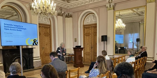 Umělá inteligence může odborným nakladatelstvím pomoci. Musíme ale tlačit na její otevřenost a kvalitu