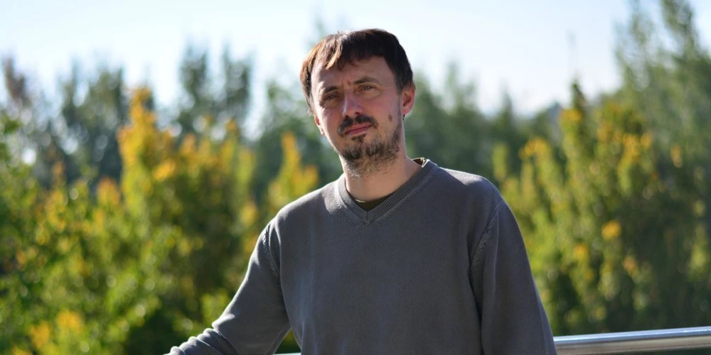 <p><strong>Universitas/JU: </strong>doc. Ing. Antonín Kouba, Ph.D. Působí jako proděkan pro vědu a výzkum a zástupce vedoucího Laboratoře sladkovodních ekosystémů JU</p>