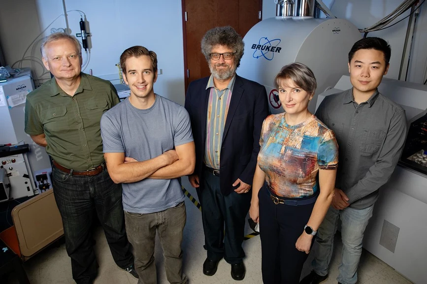 <ul>
<li><strong>Photo:</strong> University of Illinois Urbana-Champaign/L. Brian Stauffer: Chemists from the University of Illinois Urbana-Champaign are testing the limits of analytical chemistry by rapidly detecting subtle changes in cellular chemistry in an effort to boost early disease intervention. From left, professor Stanislav Rubakhin, molecular and integrative physiology graduate research assistant Dan Castro, professor Jonathan Sweedler, professor Elena Romanova and bioengineering graduate research assistant Yuxuan Richard Xie.</li>
</ul>
