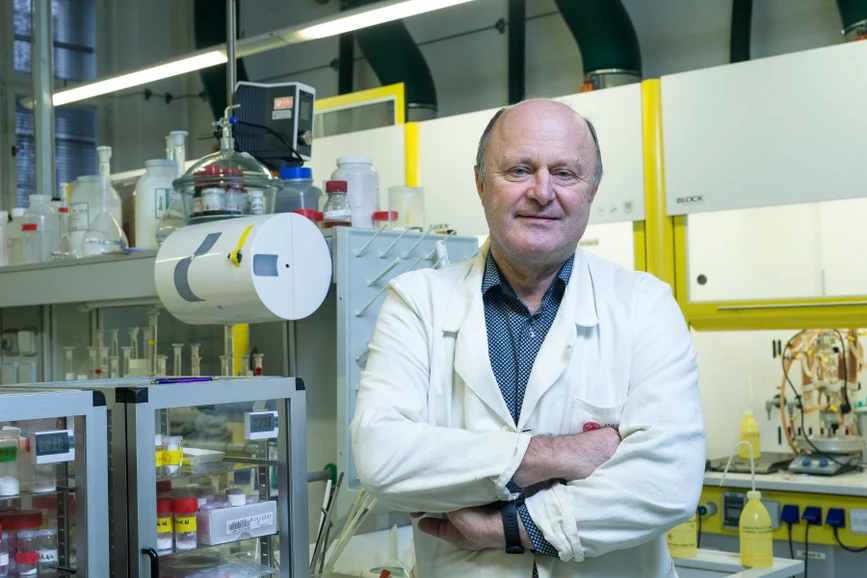Univerzita Karlova: prof. Ing. Jiří Čejka, DrSc.