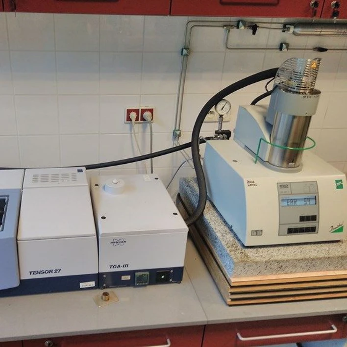 Ústav chemie PřF MU: Termická analýza