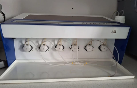 Dynablot Plus stolní automatický analyzátor pro testování Western Blot kitů (Bazar)