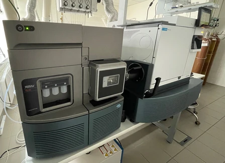 Instalace Waters APGC-MS v laboratořích Recetox (MUNI)