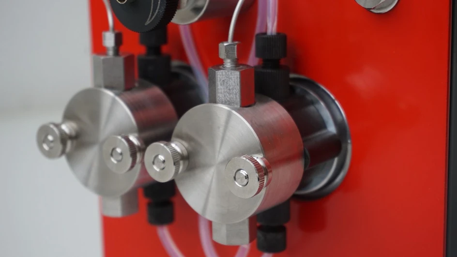 Watrex: Picture 4: A close-up view of the stainless steel pump heads of the P102